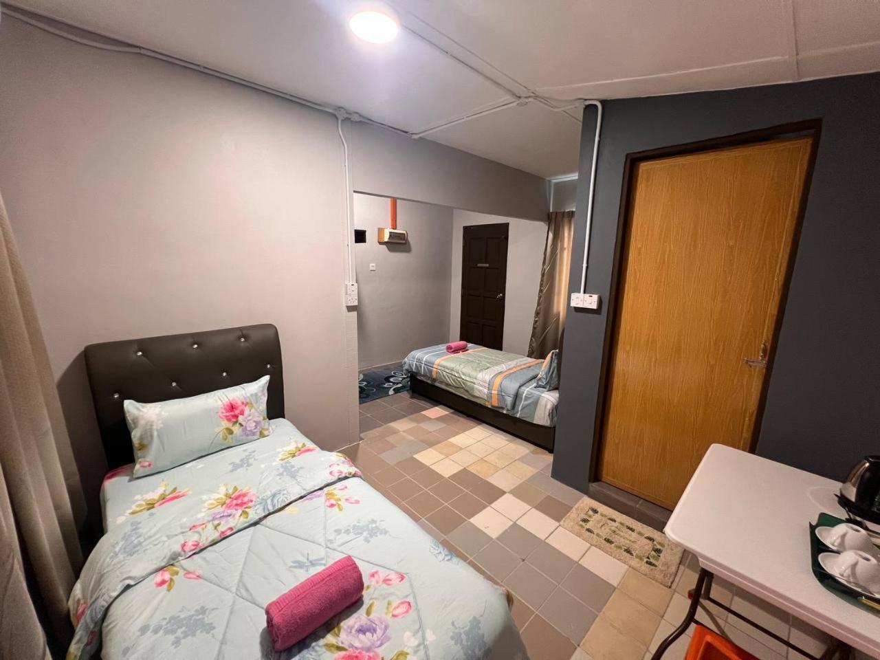 Hotel Putra Sentosa Retreat Camp, Sematan Habitación foto
