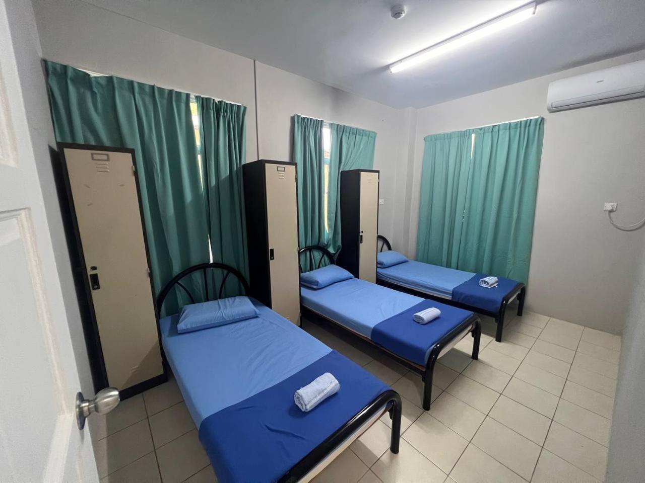 Hotel Putra Sentosa Retreat Camp, Sematan Habitación foto