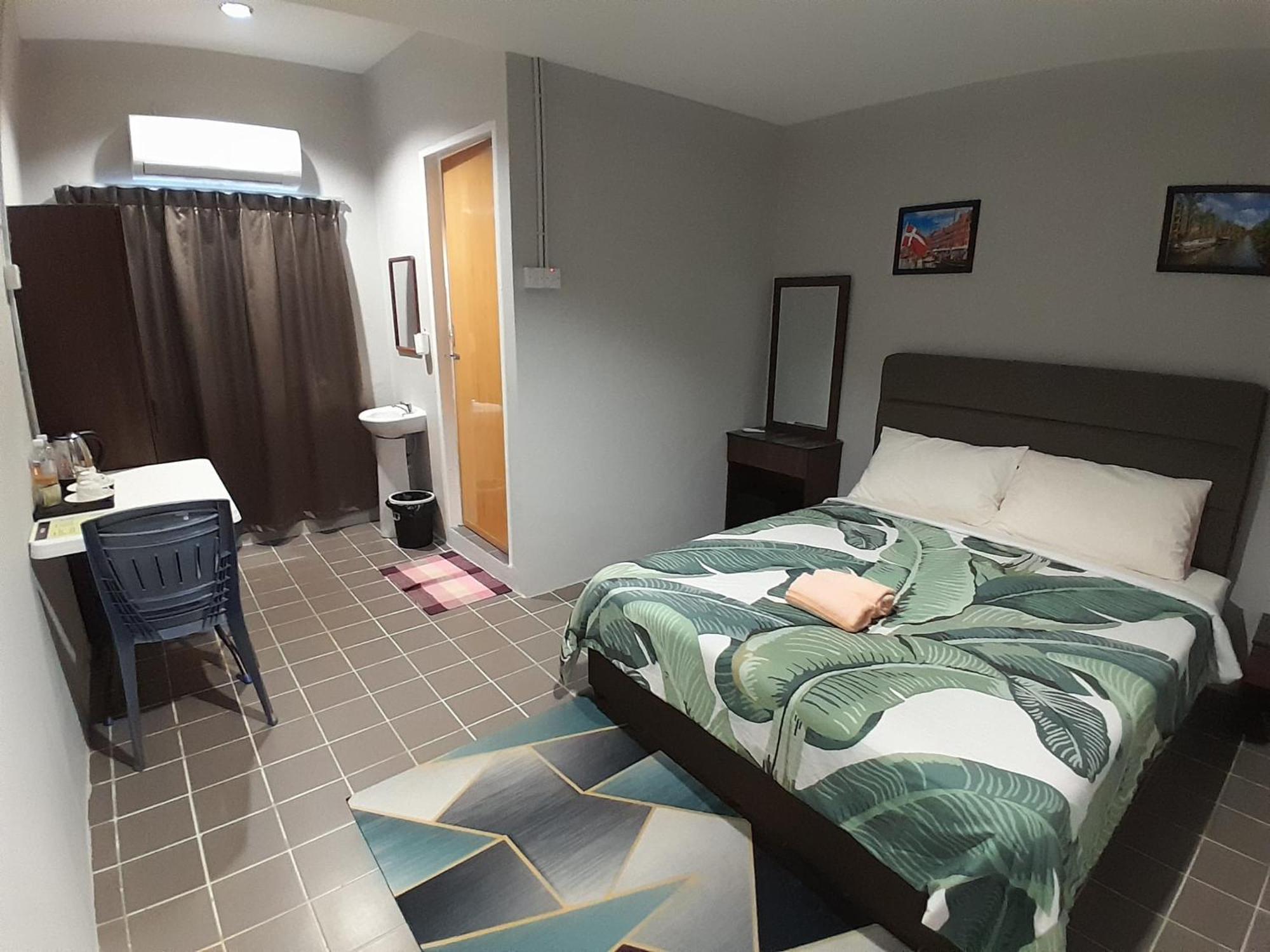 Hotel Putra Sentosa Retreat Camp, Sematan Habitación foto